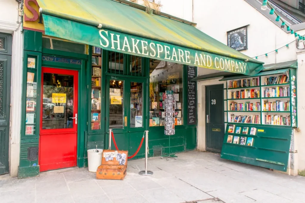 front facade of shakespeare and company in winter, an excellent addition to an itinerary for paris that includes the latin quarter