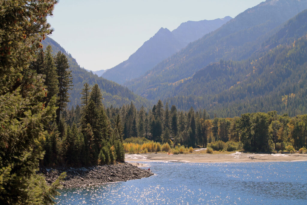 lake wallowa oregon framed by mountains in the distance
