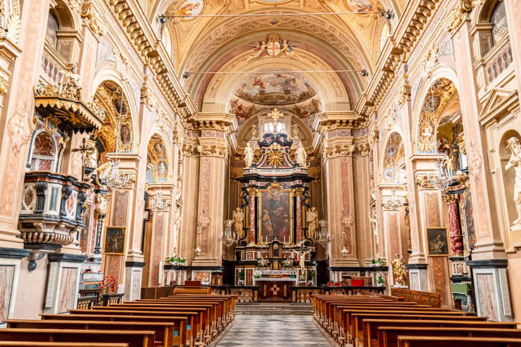 interior of the church of san martino, one of the best things to see in la morra italy