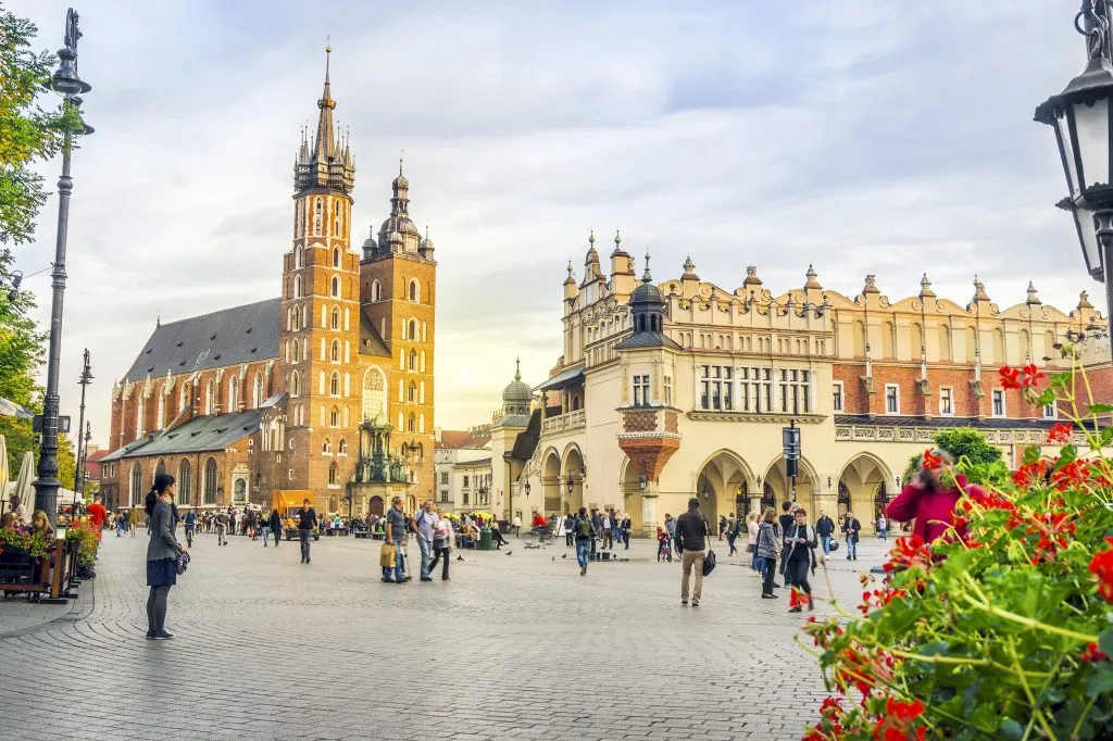 st marys church and cloth hall in krakow poland, one of the best things to do in krakow poland