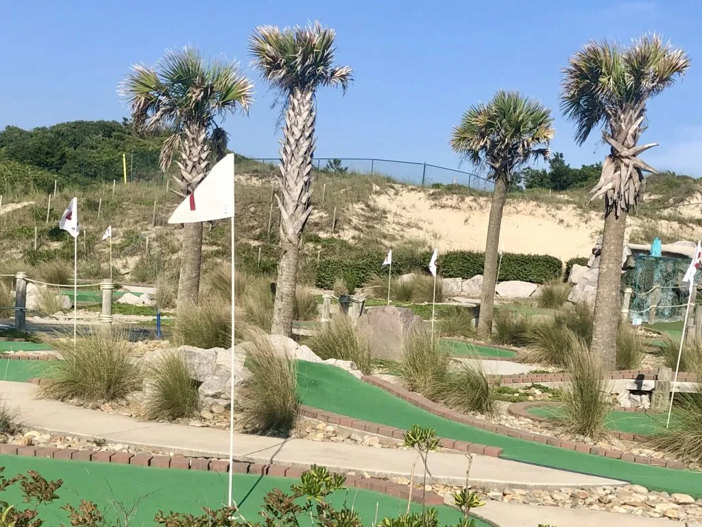 mini golf course at atlantic beach town park