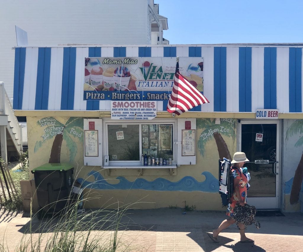 ice cream shop near the circle in atlantic beach north carolina