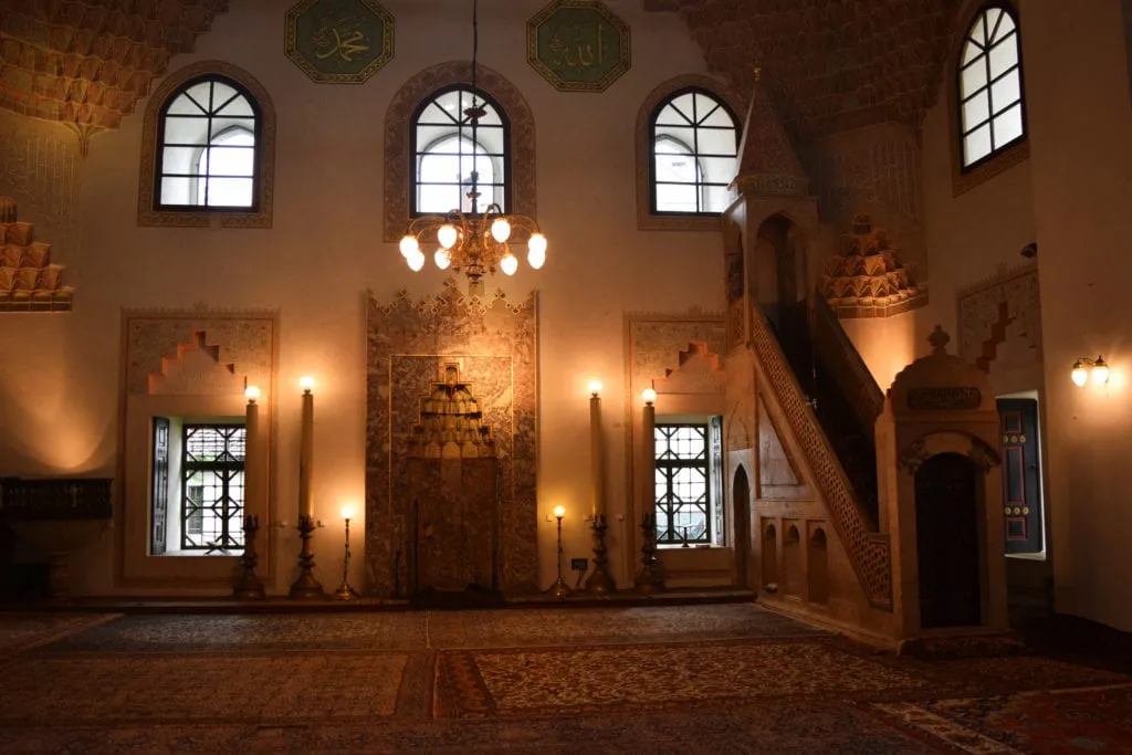 interior worship area of Gazi Husrev-beg Mosque