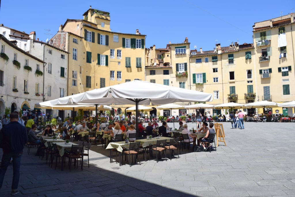 Honeymoon in Tuscany: Lucca