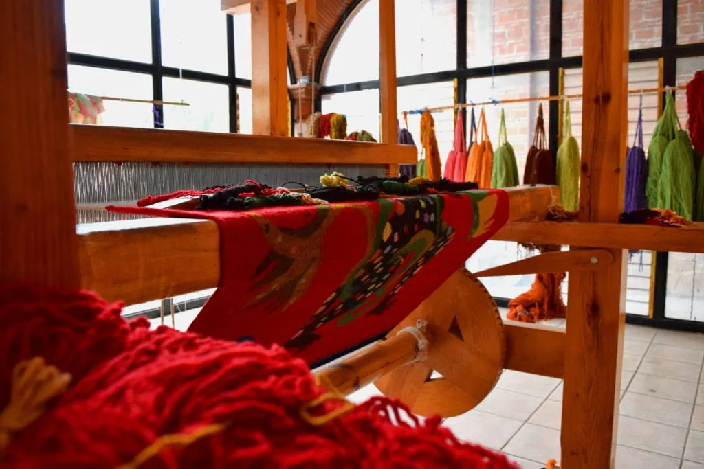 Pourquoi vous devez porter un sac à dos au Mexique : Textiles de la ville d'Oaxaca