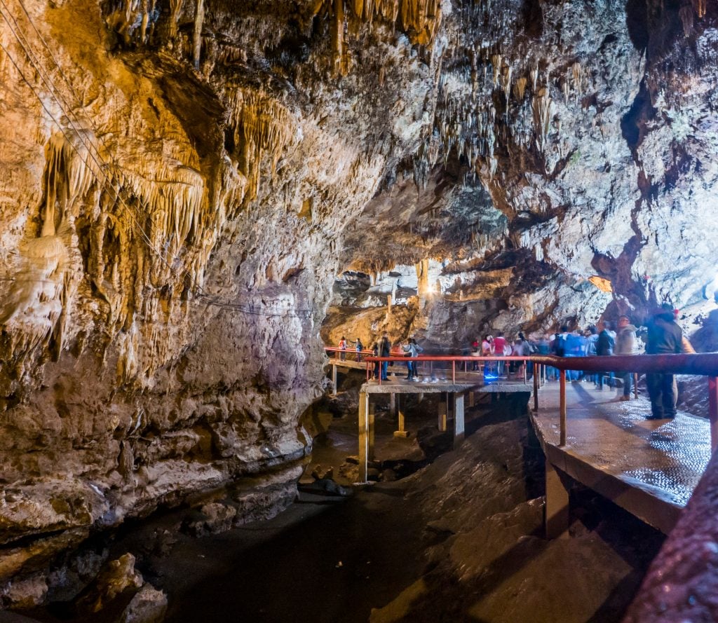 interior of caves in chiapas mexico, chiapas travel guide