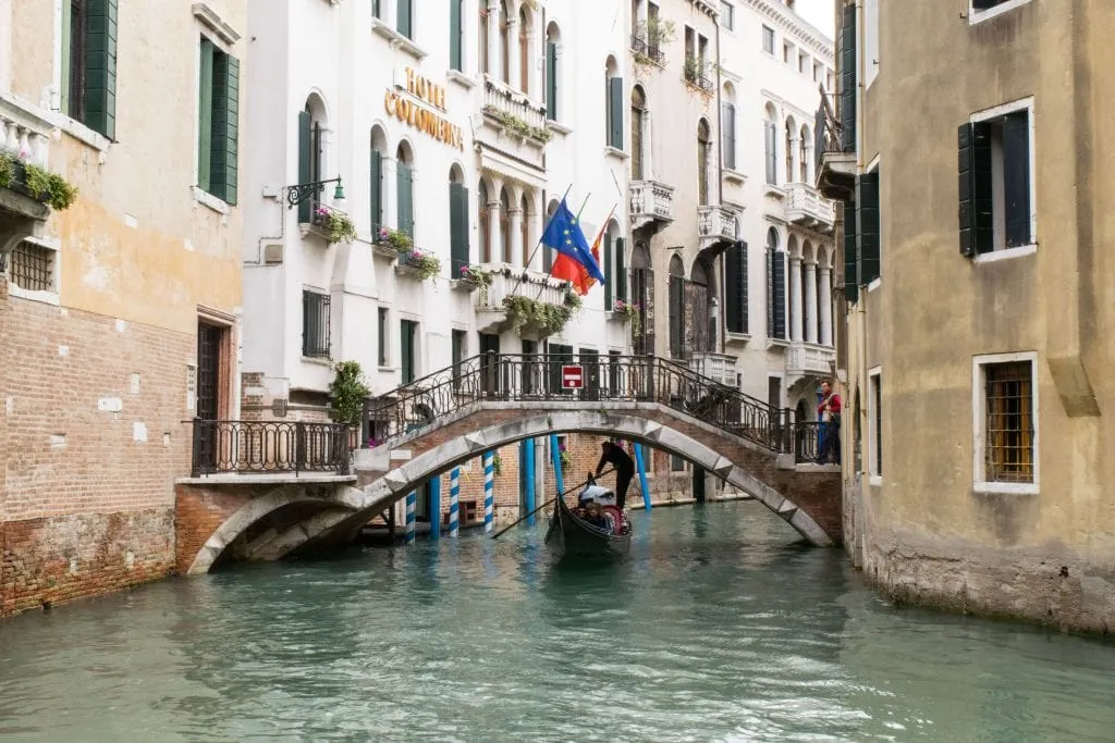 Best quotes about Italy: gondola in Venice