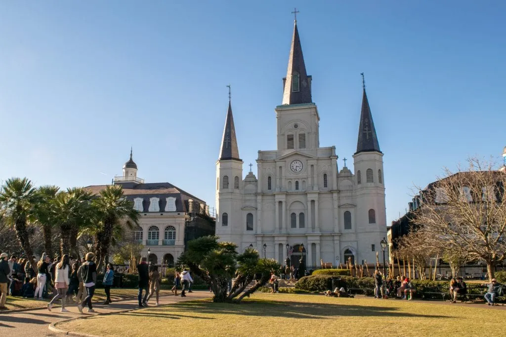 NOLA 3日間の旅行で見たジャクソンスクエアのセントルイス大聖堂