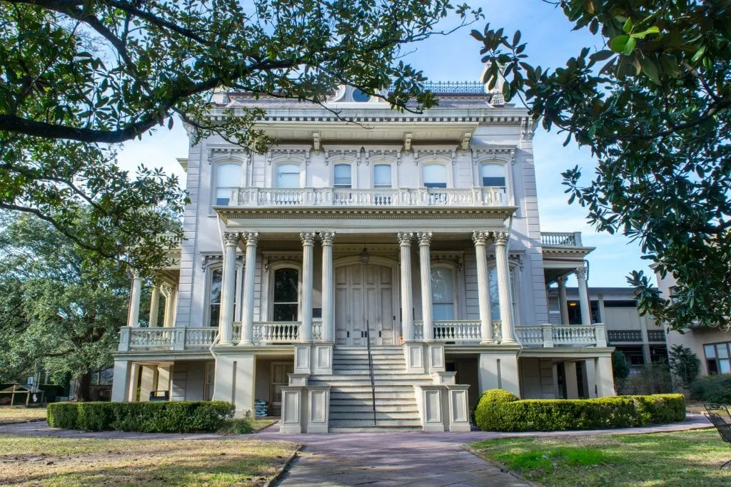Best Books About New Orleans: Garden District Home