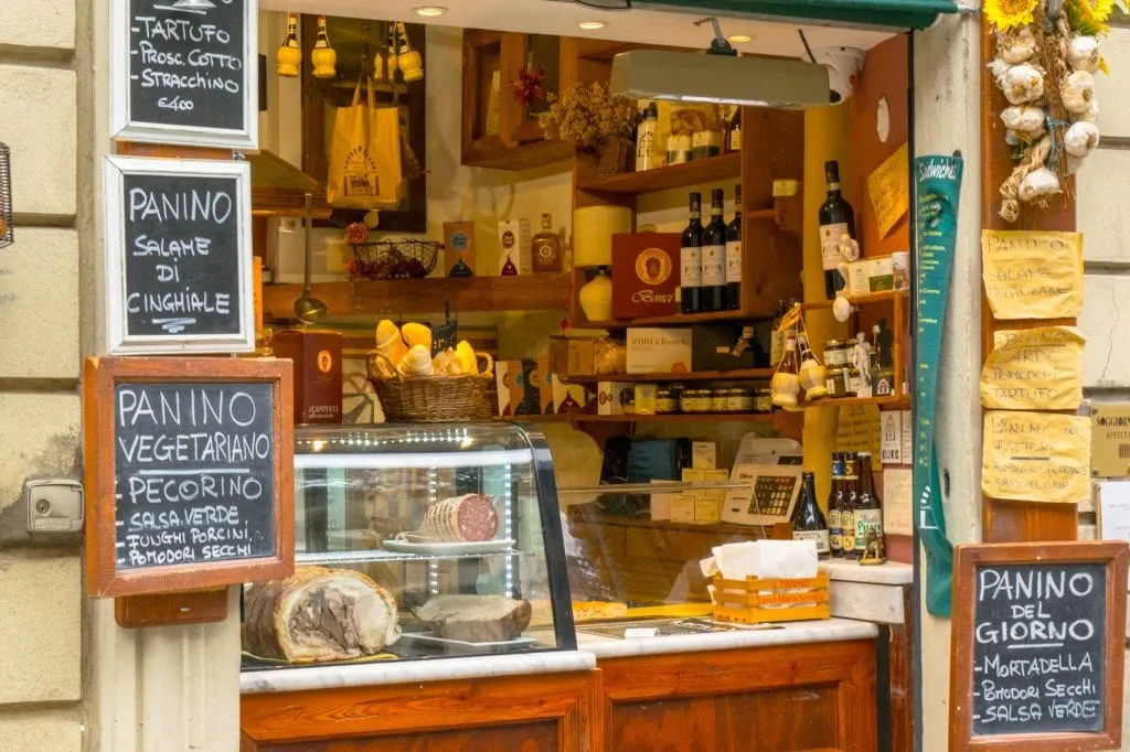 Zábavné Věci na práci ve Florencii: Jíst v Panino Obchod