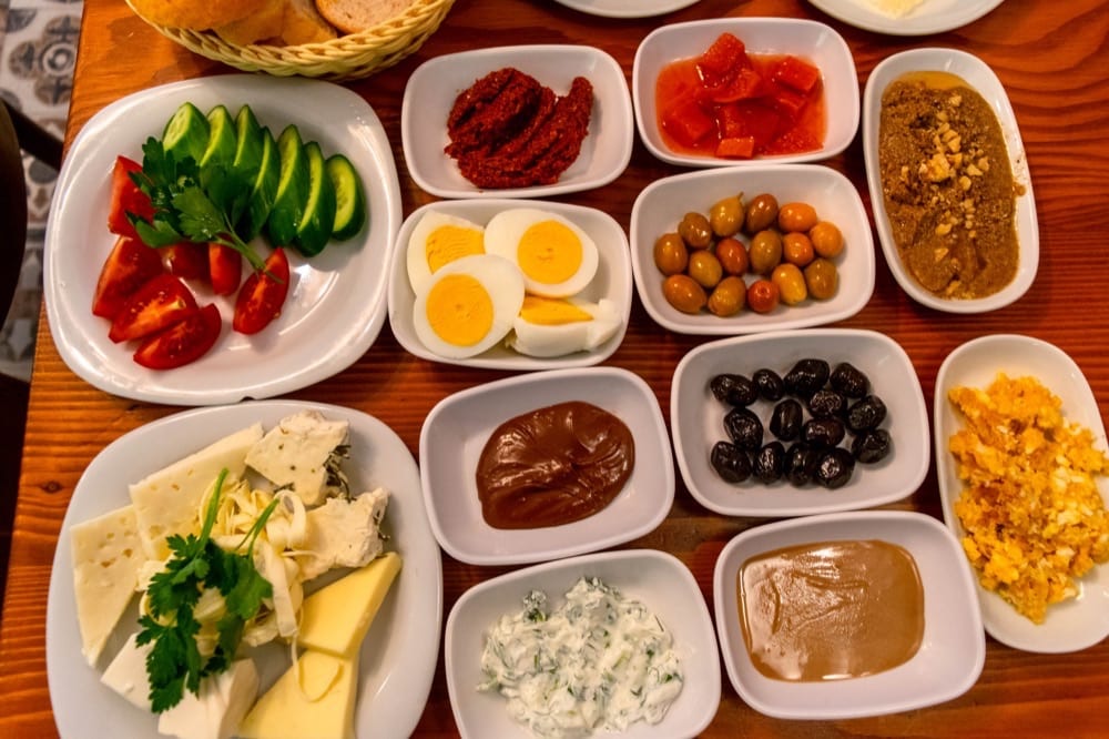 2 Day Istanbul Itinerary: Van Kahvalti breakfast