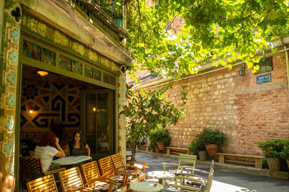 Fun Things to Do in Istanbul: Istanbul Cafe