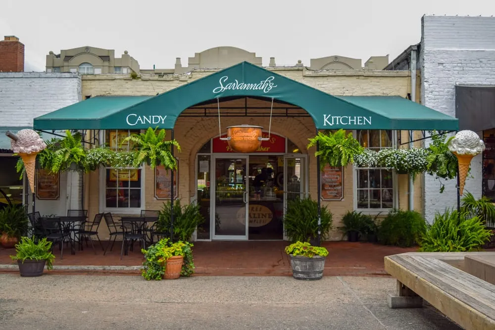 Savannah Candy Kitchen in City Market from the outside, one of the best things to do in Savannah GA
