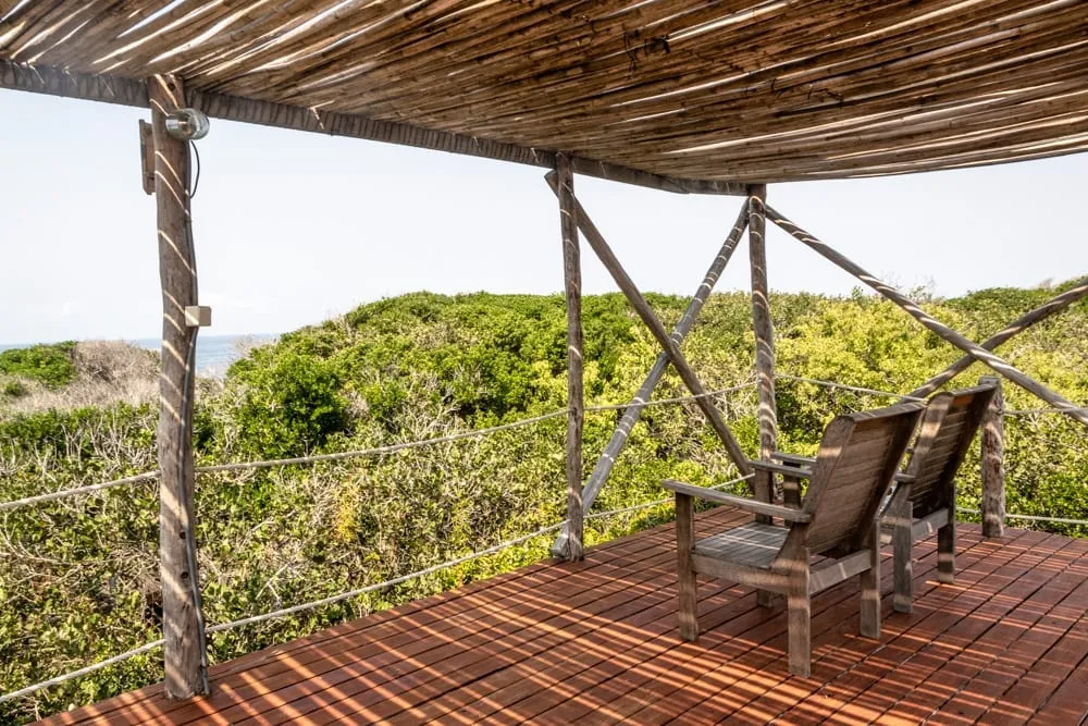 Tofo, Mozambique: Chairs overlooking Ocean
