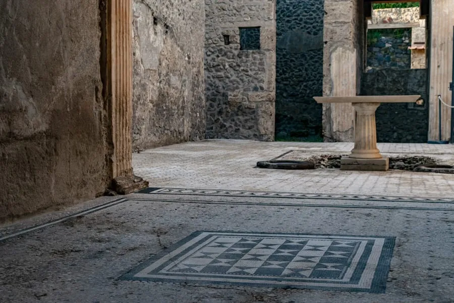 Visiting Pompeii: Home Interior