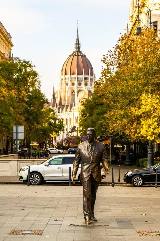 What to Do in Budapest: Visit Ronald Reagan Statue