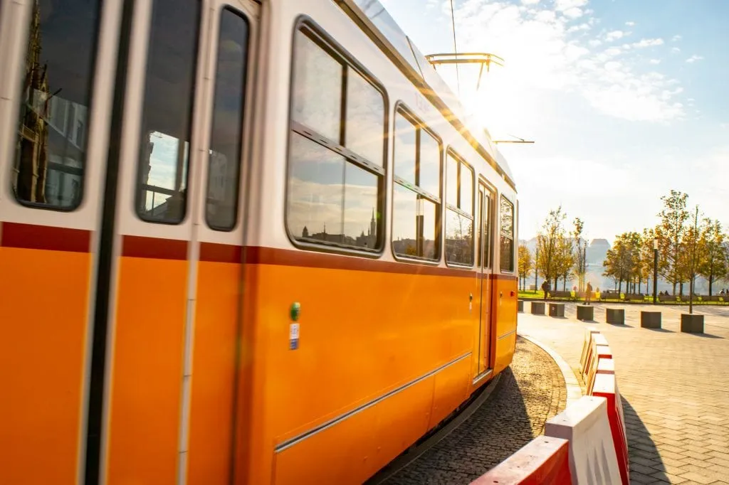 Những điều nên làm nhất ở Budapest: Xe điện số 2 Những điều nên làm nhất ở Budapest: Xe điện số 2