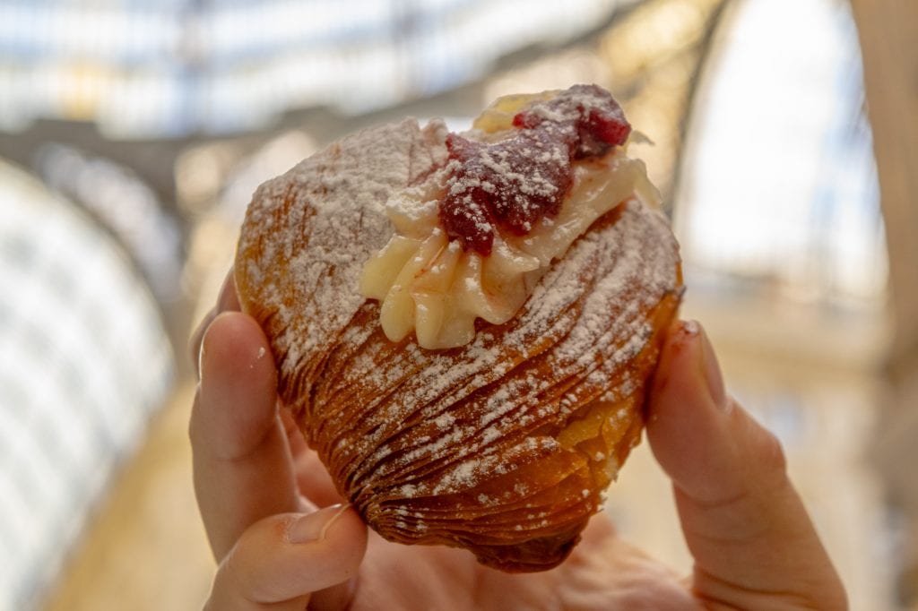 One Day in Naples Itinerary: Sfogliatella