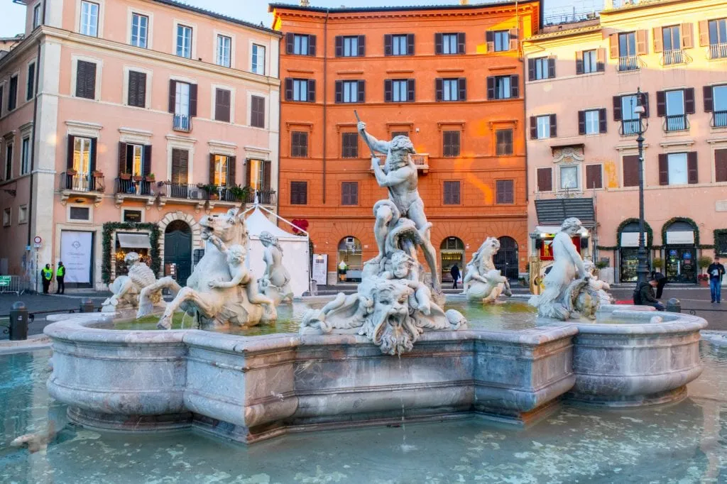 Piazzas in Rome: Fountain in Piazza Navona