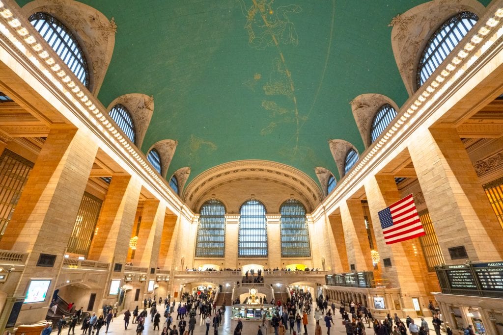 grand central terminal main concourse with turquoise ceiling, as see during a 4 days in nyc itinerary