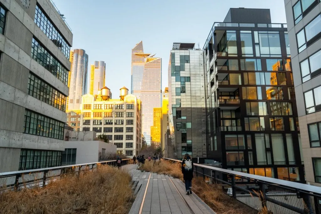 New York in 4 Days: The High Line with Buildings