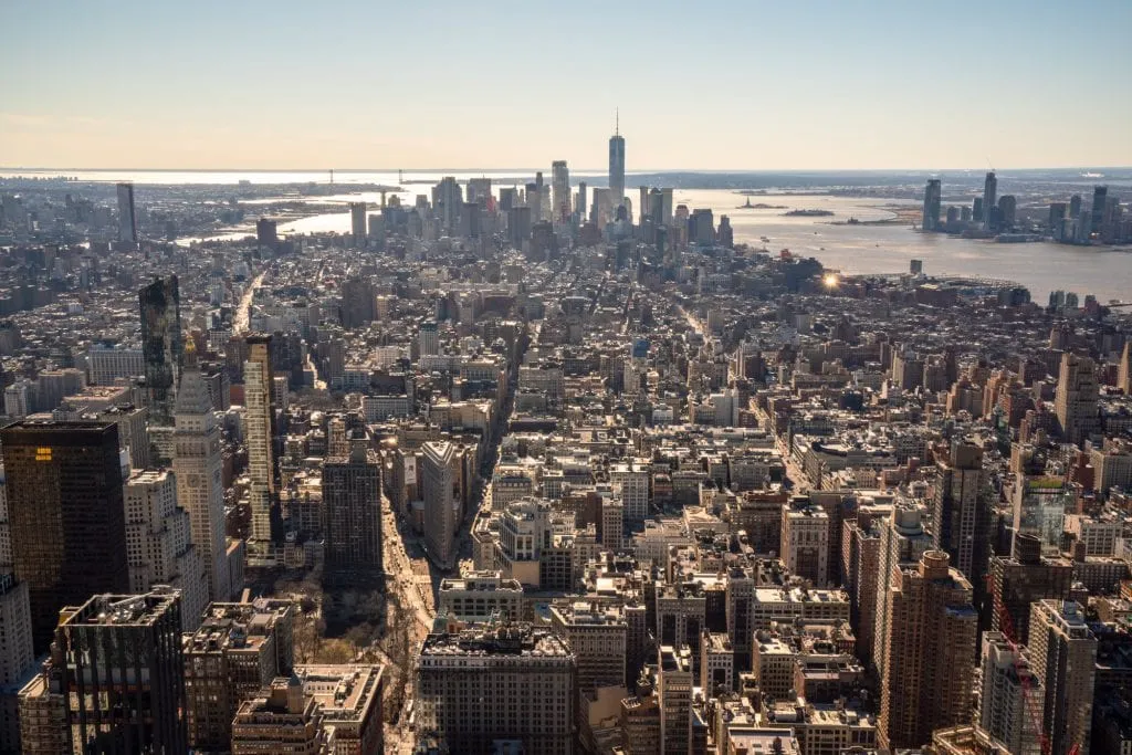 Top of the Rock versus Empire State Building - Hellotickets