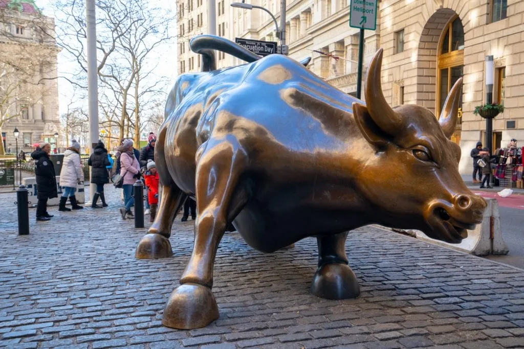 4 Days in New York Itinerary: Charging Bull in front of Stock Exchange