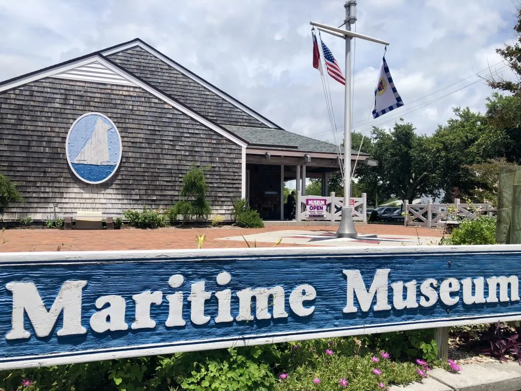 front facade of north carolina maritime museum in beaufort nc