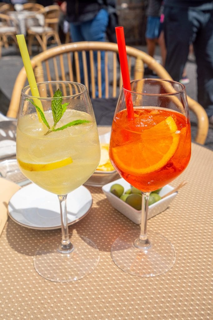 Photo of 2 cocktails on a table on Capri