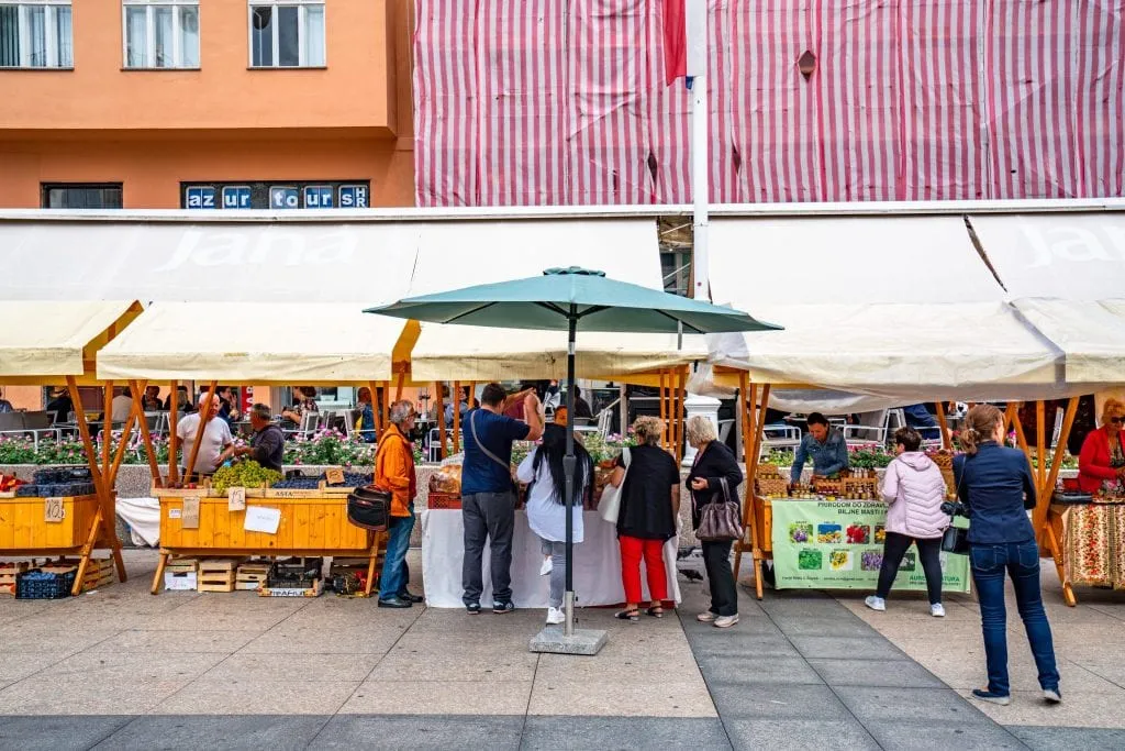 Photo of people shopping in Ban Jelacic in Zagreb Croatia