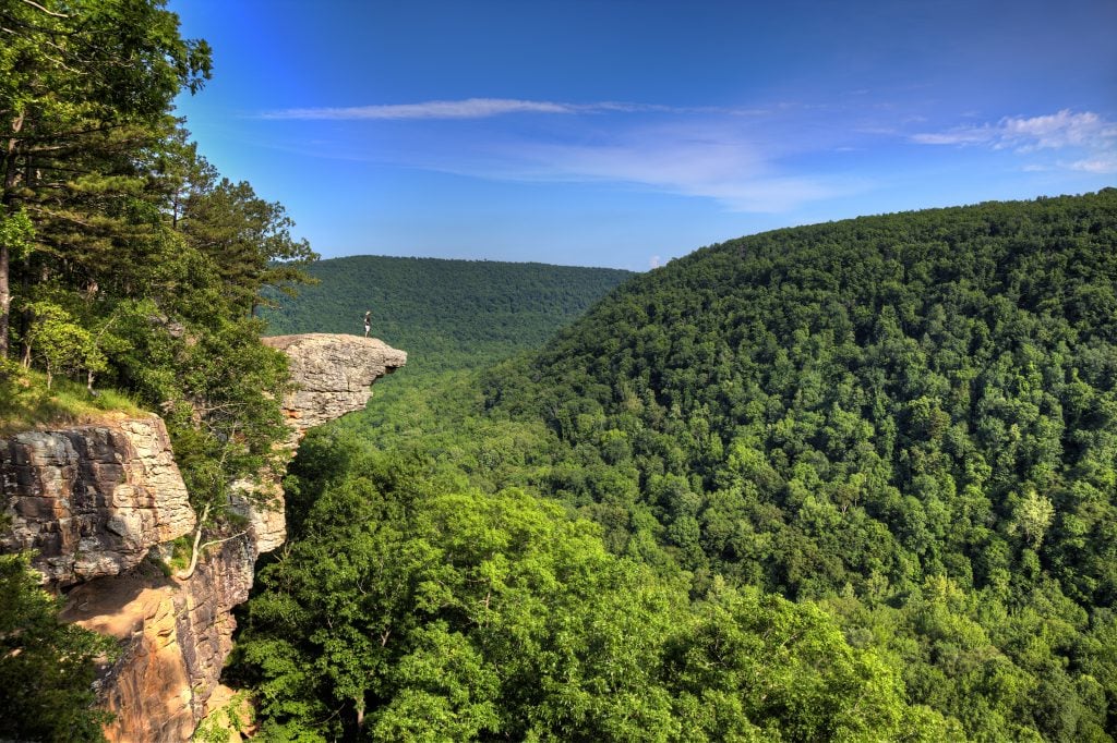 usa road trip reddit hiker standing on hawksbill crag in northwest arkansas ozark mountains