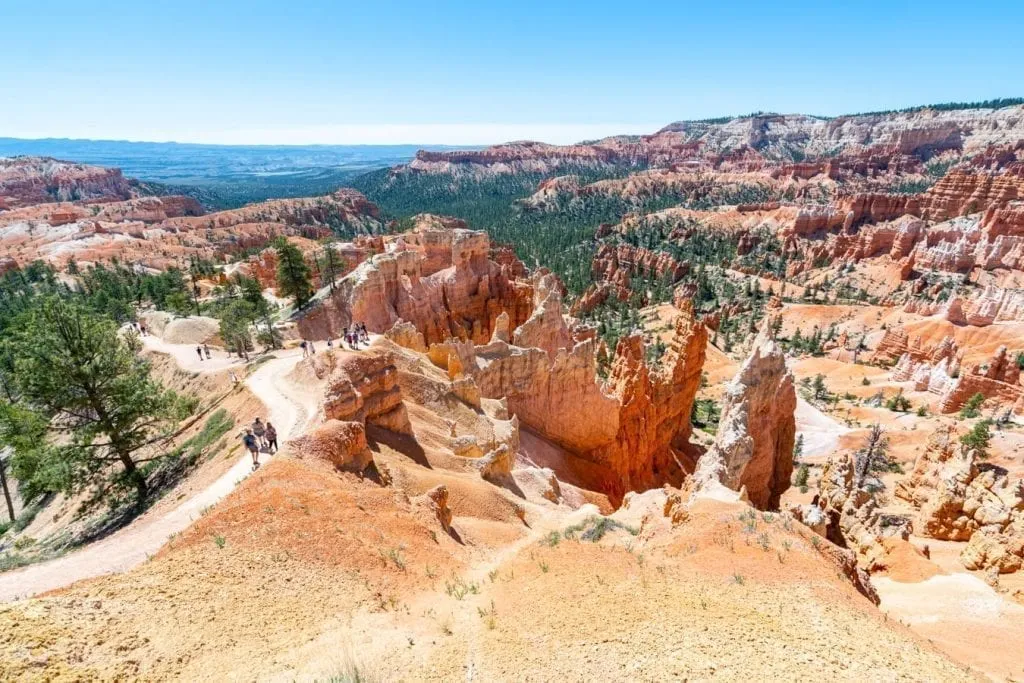 Queen's Garden Trail in Bryce Canyon NP with hikers descending down it, as seen during a Utah national parks road trip