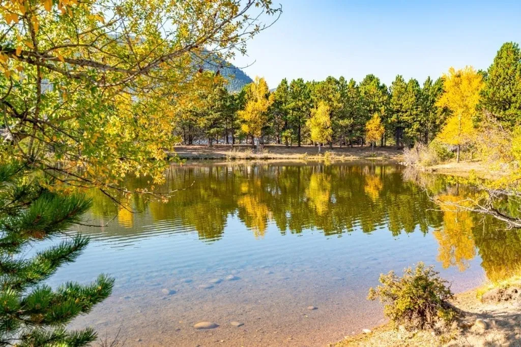 lake estes in the fall