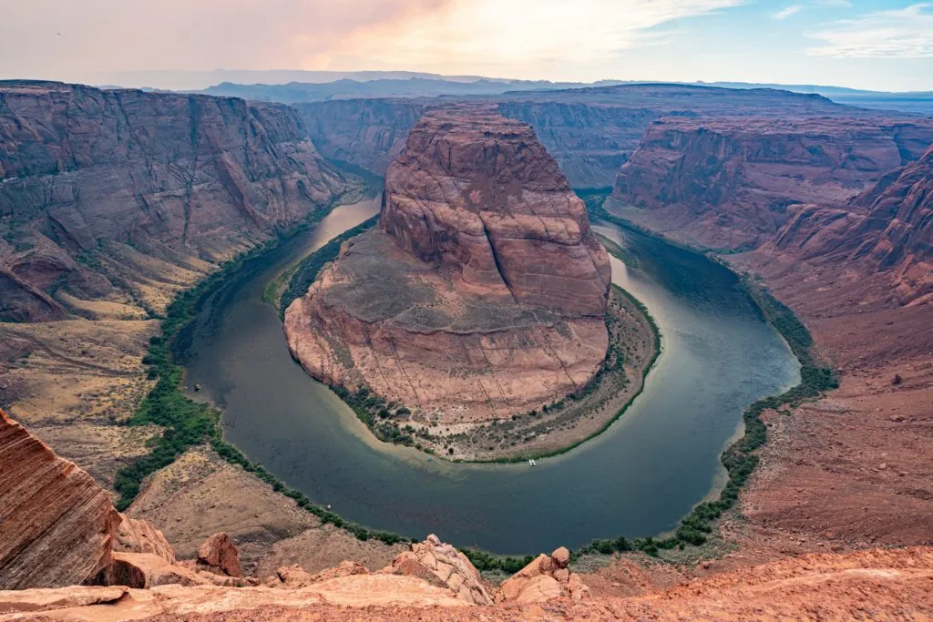 horseshoe bend, one of the best things to do in page az, as seen near sunset
