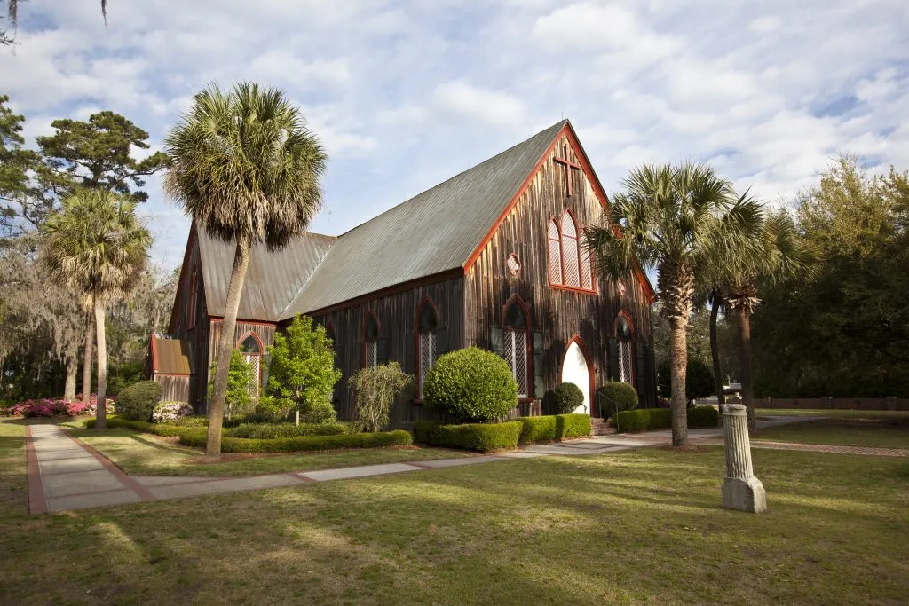 church of the cross in bluffton sc, one of the best savannah day trip ideas