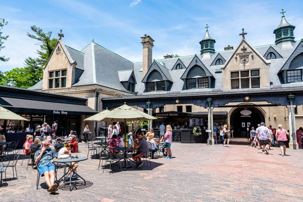 outdoor eating area at the biltmore estate near the stables