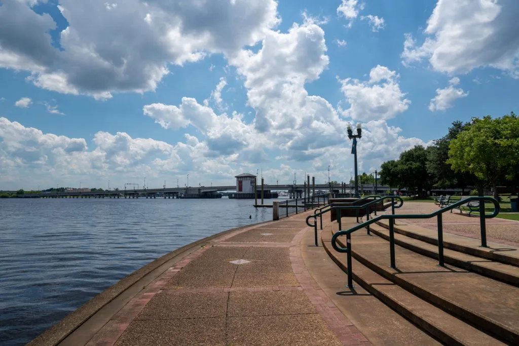 riverfront view in historic new bern north carolina