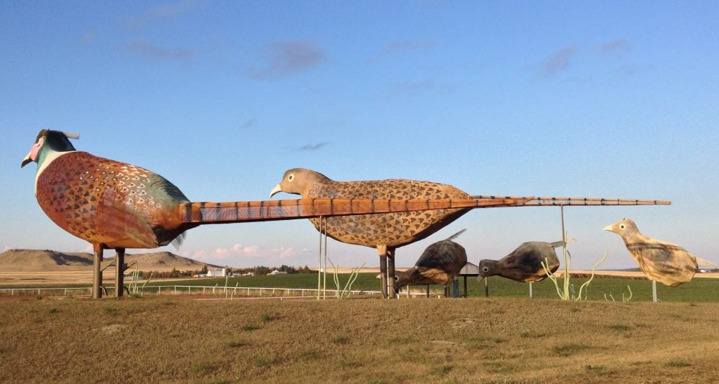 giant bird statues on enchanted highway north dakota