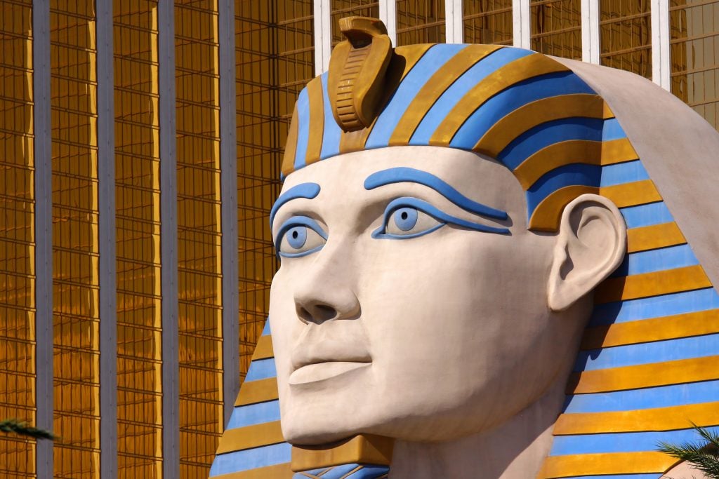 sphinx with blue and gold headdress in las vegas, a popular sight on the las vegas strip during a long weekend in vegas itinerary