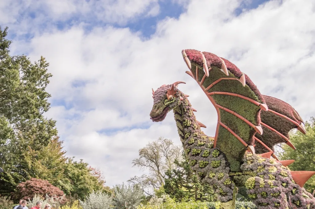 dragon topiary in atlanta botanical gardens, a fun stop on a 3 day weekend in atlanta ga