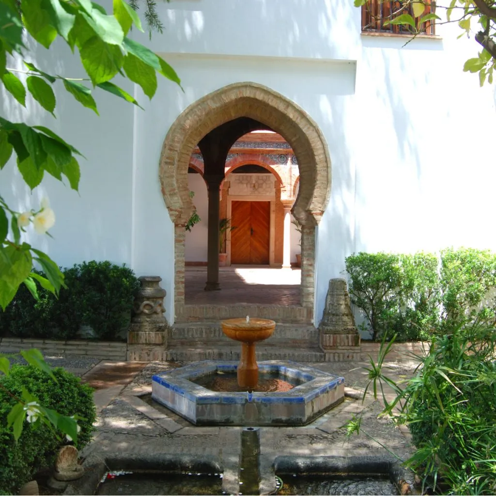 moorish courtyard in ronda things to do