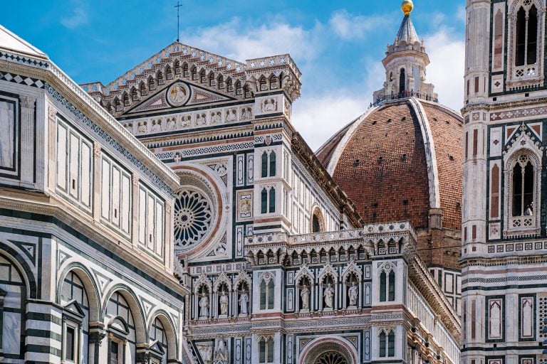 close up view of florence duomo and baptistery, tips for visiting florence cathedral santa maria del fiore