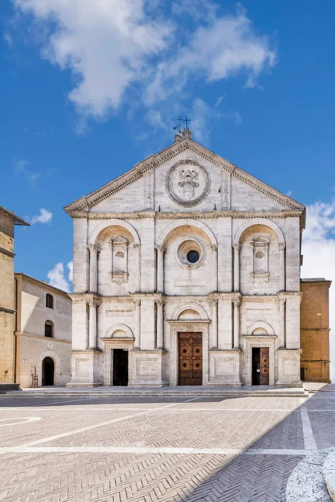 front facade of pienza cathedral, one of the best things to do pienza tuscany