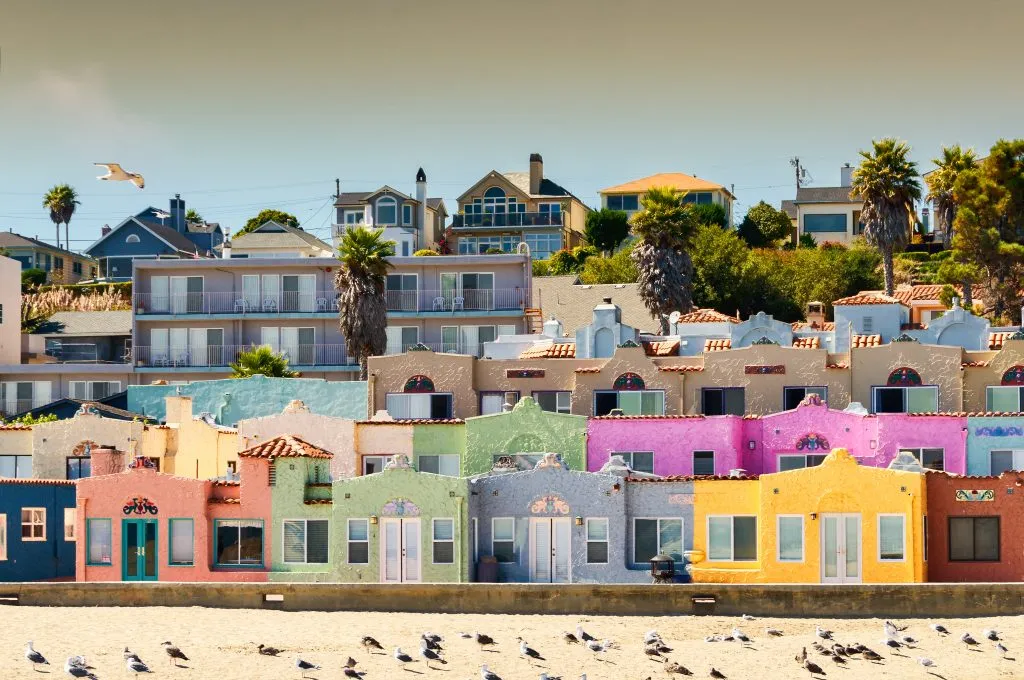 colorful houses on the beach of capitola california places to go