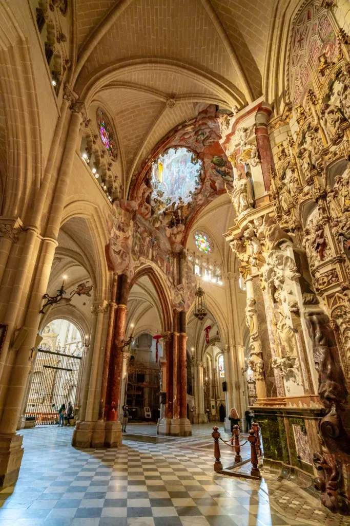 interior of toledo cathedral, an amazing addition to an itinerary for spain in 10 days