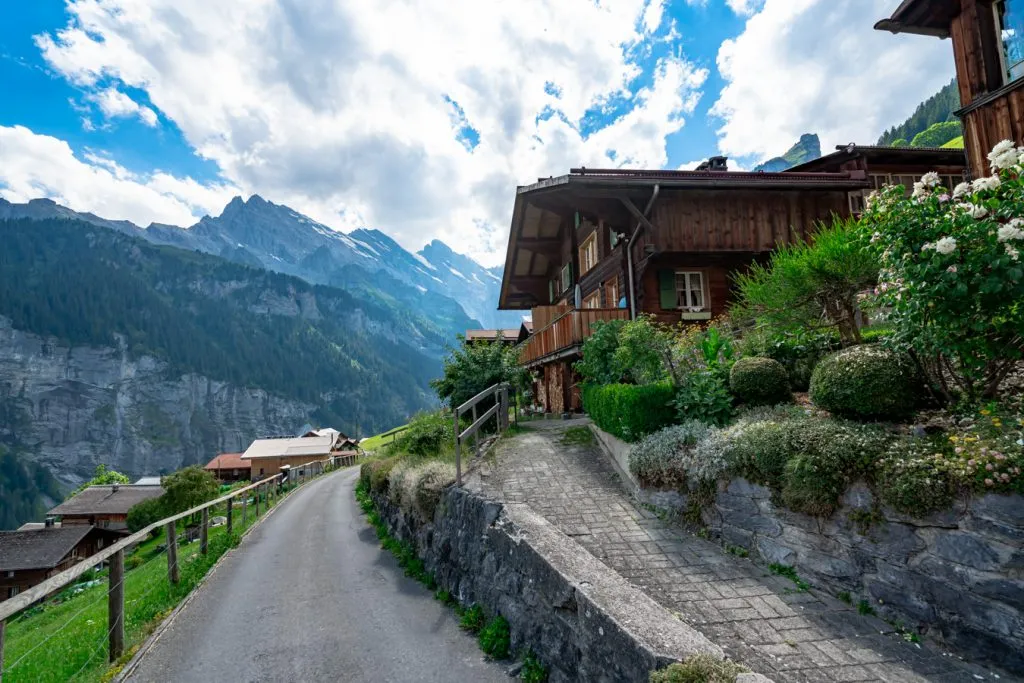 approaching the best things to do in gimmelwald when hiking from murren