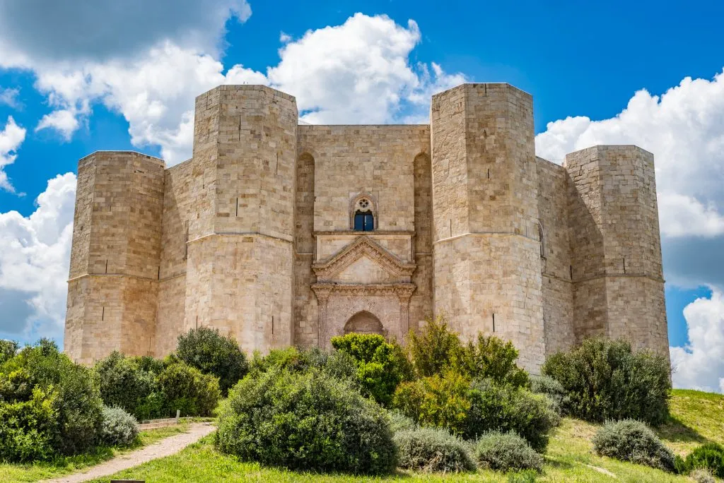 octagonal castel del monte as seen from the front facade