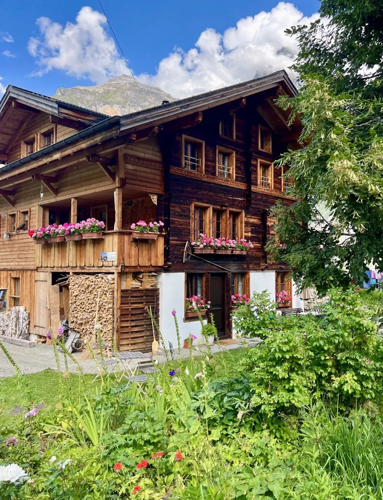 bed and breakfat in gimmelwald switzerland