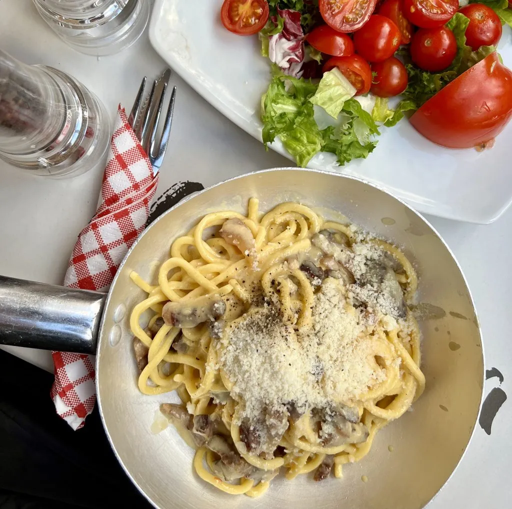carbonara from nannarella, one of the restaurants in trastevere